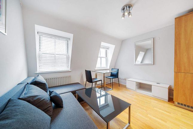 Flat for sale in Brook Mews North, London