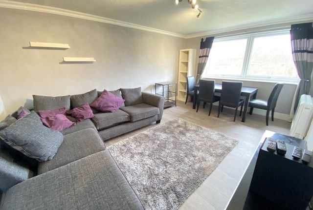 Thumbnail Flat to rent in Nightingale Walk, Hemel Hempstead