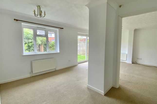 29, Bells Meadow, Milton Keynes photo 4