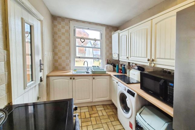 82, Goldcroft, Somerset photo 3