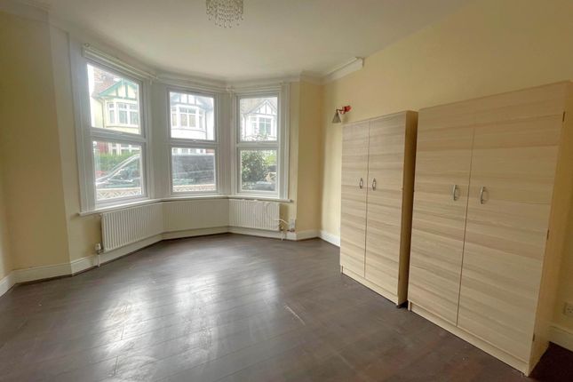 Flat to rent in Colchester Road, Leyton