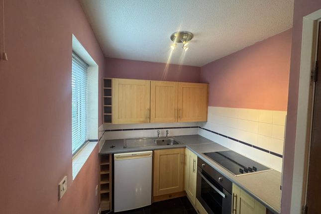 148, Swan Gardens, Birmingham photo 2