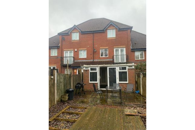 Town house for sale in Rosgill Drive, Manchester