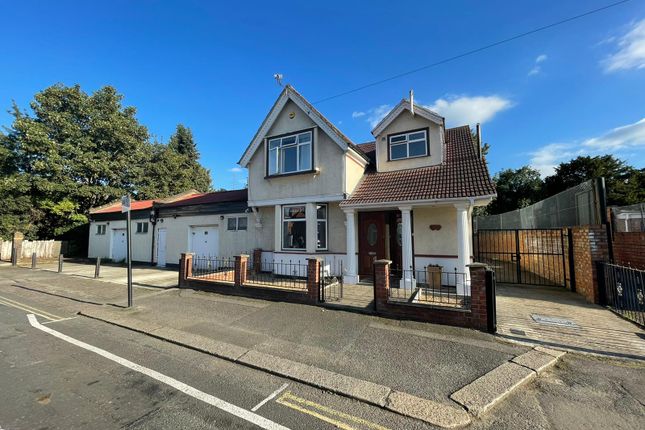 Thumbnail Detached house to rent in Witley Gardens, Southall