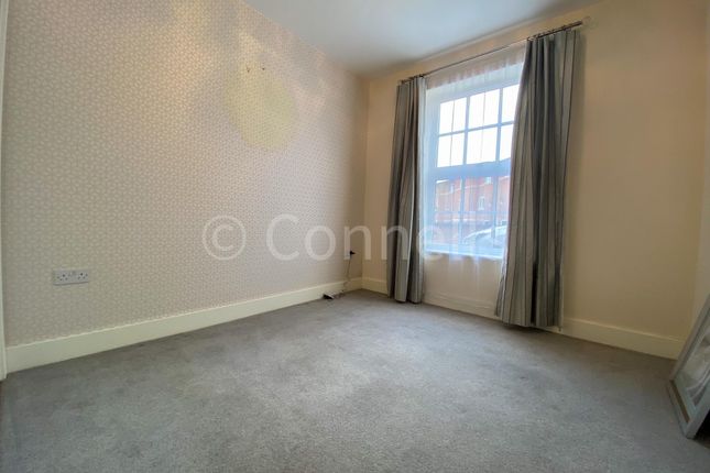 Flat to rent in Armstrong Drive, Worcester