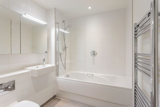 Flat to rent in Capitol Way, London