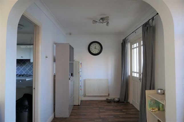 14, Barley Croft, Dewsbury photo 3