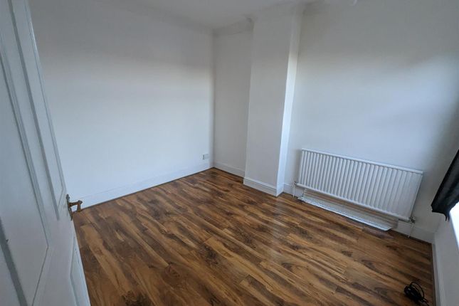 David Street, Grimsby photo 4