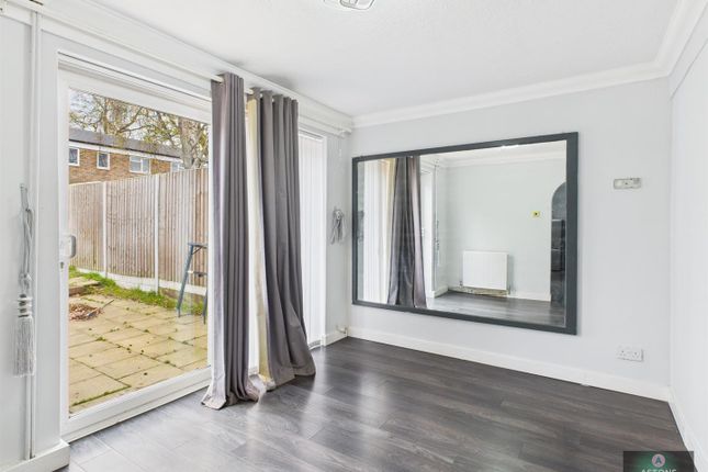 6, Willow Close, Northgate photo 4