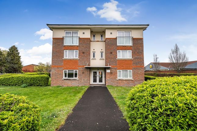 Flat for sale in South Reading, Berkshire