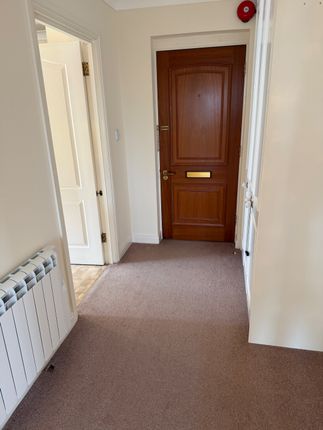 1-bed flat on 27, Church Lane, Lymington, £800/mo