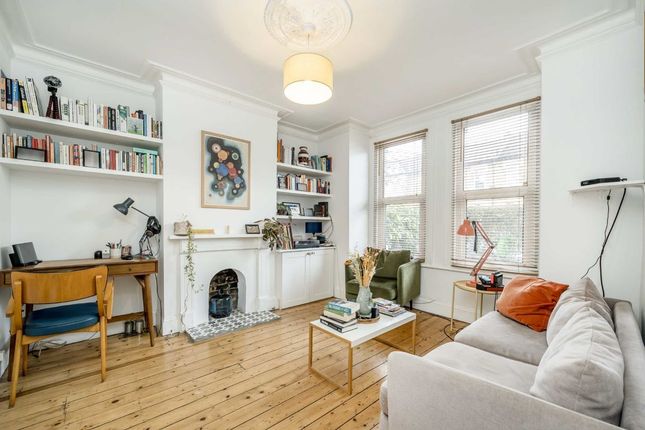 Flat for sale in Chandos Avenue, London