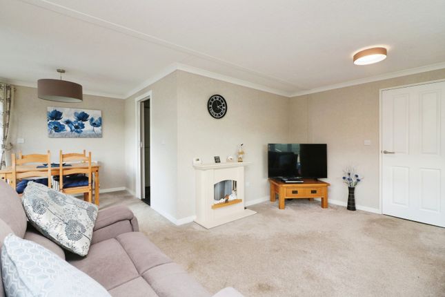 10 Club Cottage, Burnham Green Road, Welwyn photo 4
