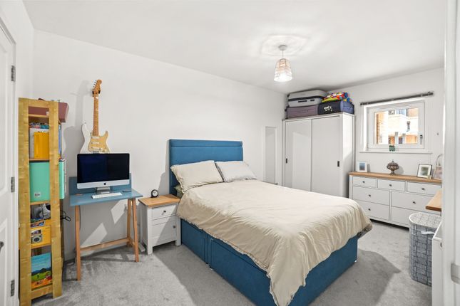 Flat 13, Pointelle House, Wallington photo 4