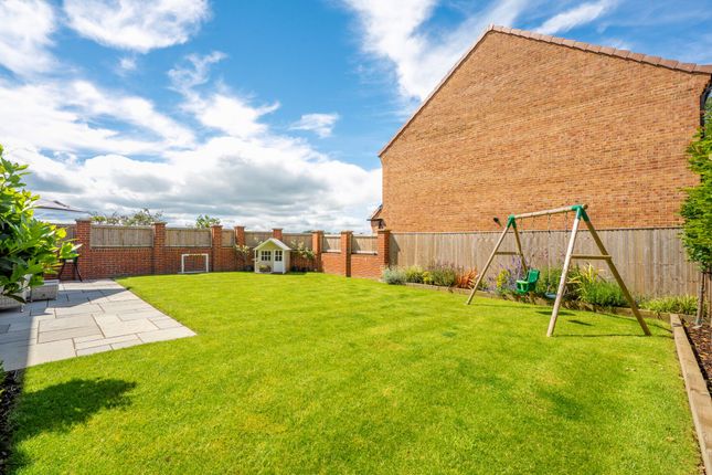 34 Willow Drive, Harrogate photo 3
