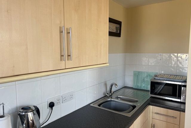 FLAT 2 OLD SHIP INN, 178 IRELETH ROAD, Askam and Ireleth photo 4