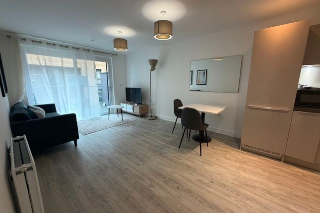 Flat 15, 2 Hoffmans Road, London photo 2
