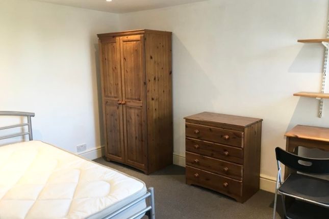 Room to rent in Gristhorpe Road, Birmingham