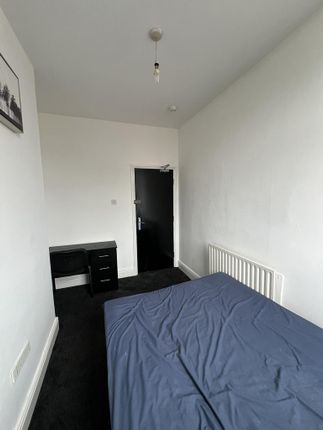 Room 3, 9, Croft Street, Salford photo 2
