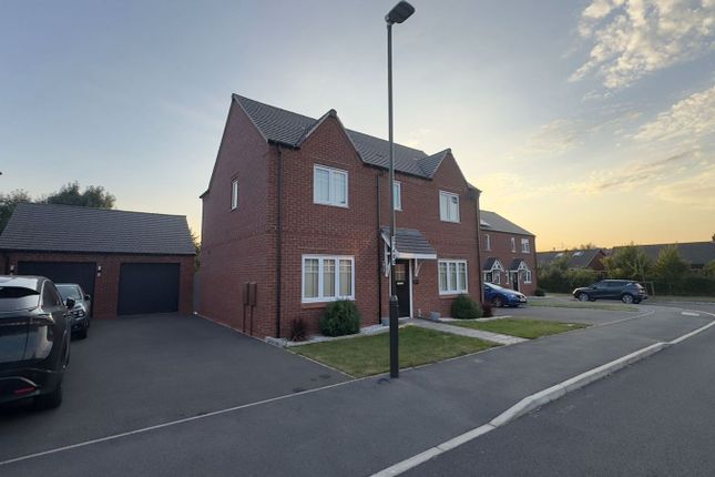 23 Ferny Close