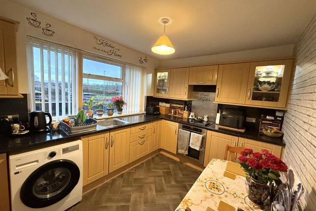 18, Bro Rhydybont, Llanybydder photo 4