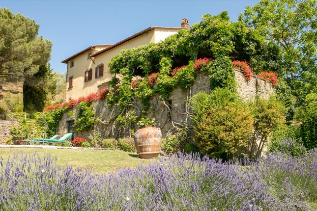 Thumbnail Villa for sale in Radda In Chianti, Tuscany, Italy