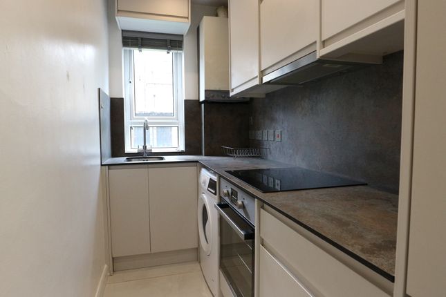 Flat to rent in Leighton Grove, London
