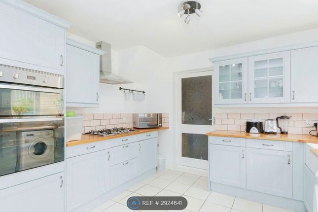 Blackthorn Drive, Leicester photo 5