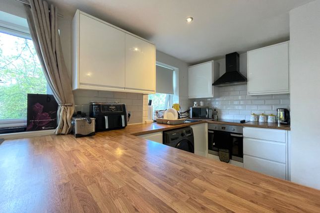 5, Adel Wood Road, Leeds photo 4