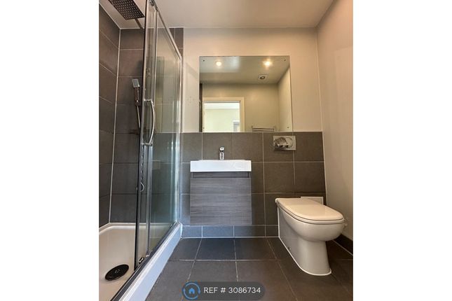 Celadon House Flat, London photo 2