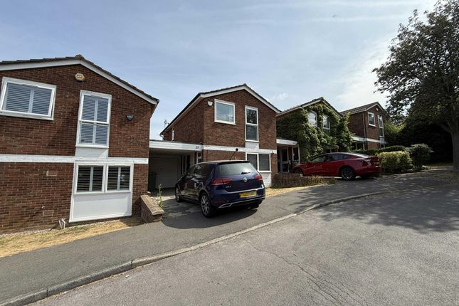 4-bed house on 23, Newlands Woods, Croydon, £270,000