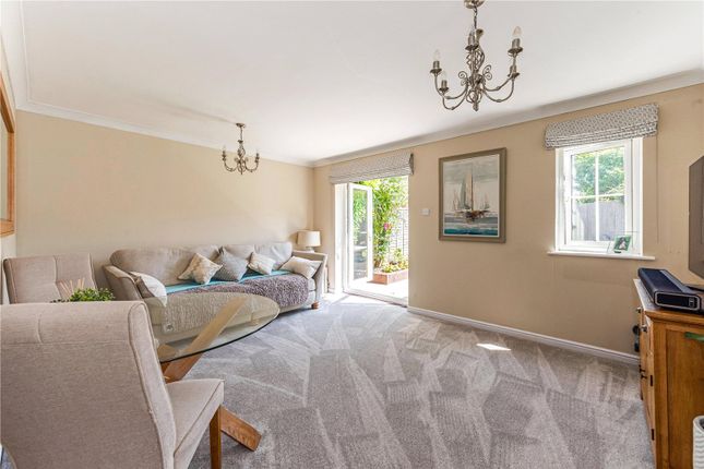 6, Roebuck Avenue, Hampshire photo 2