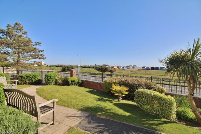 7 Dilkusha Court, 124, Sea Front, Hayling Island photo 4