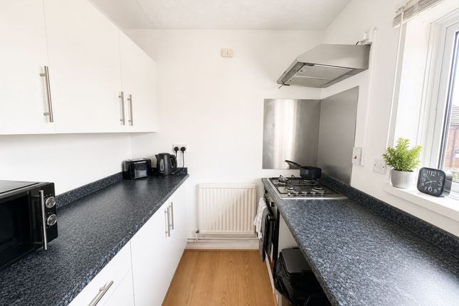 12 Mendip Grove, Peterborough photo 4