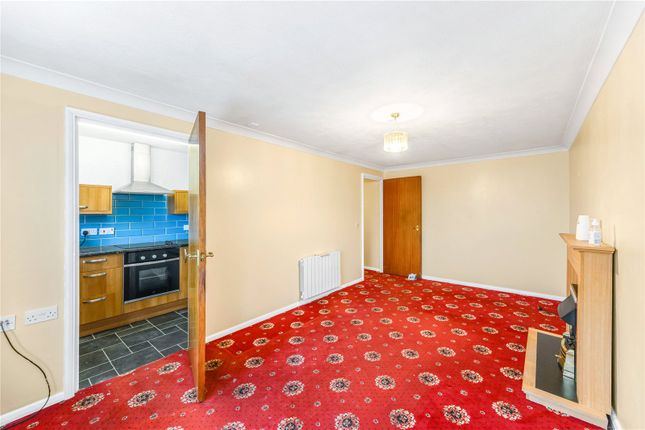 28, Portland Close, Chadwell Heath photo 4
