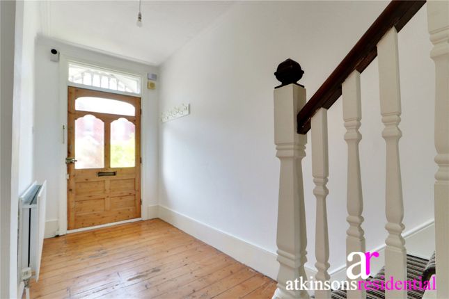 106, Hoppers Road, London photo 4