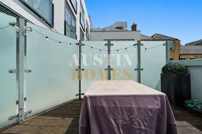 13 Bezier Apts, 91 City Road, London photo 4