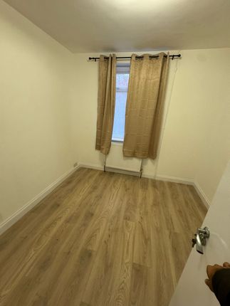 Stunning Newly Refurbished 3-Bedroom House With Garden