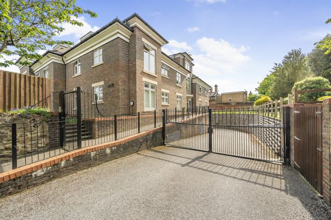 Thumbnail Flat for sale in Cross Lanes, Guildford, Surrey