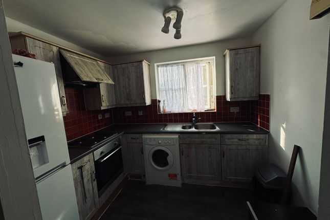 15, Causton Square, Dagenham photo 4
