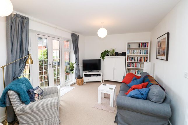 9 Willis House, Jubilee Drive, Fleet photo 4