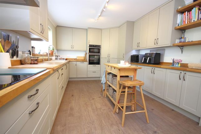 45, Lambourne Drive, Southampton photo 4