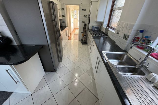 205, Springwell Road, Hounslow photo 3