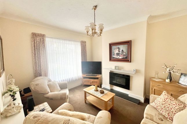 125, Barton Avenue, Paignton photo 2