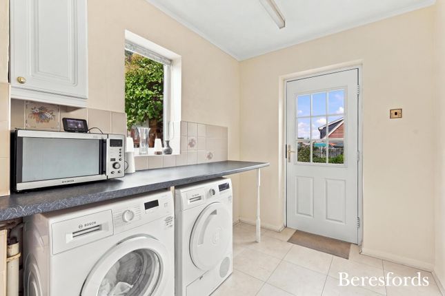 92, Woodland Avenue, Brentwood photo 3