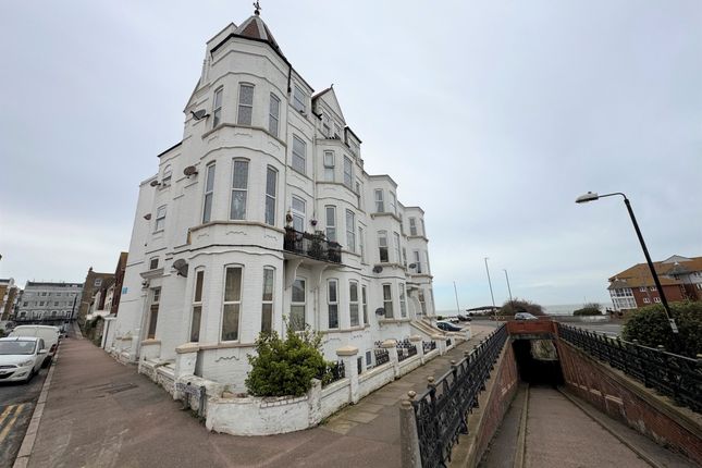 Thumbnail Flat to rent in Queens Parade, Cliftonville, Margate