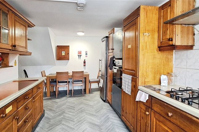 9B, Hermes Walk, Ealing photo 2