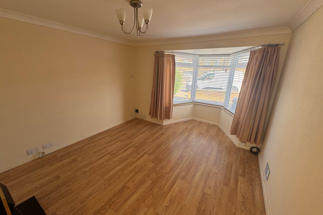 69, Gillingham photo 2