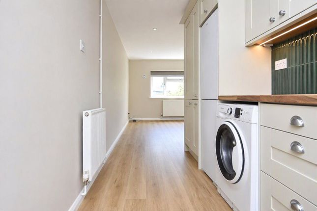 18, Crane Court, Sandhurst photo 2