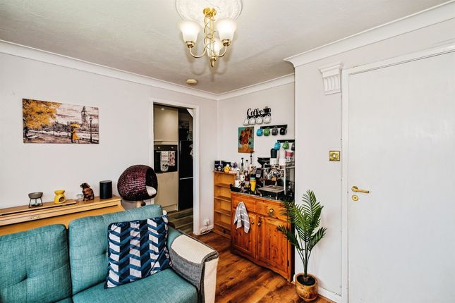 16, Fleet Close, LITTLEHAMPTON photo 4